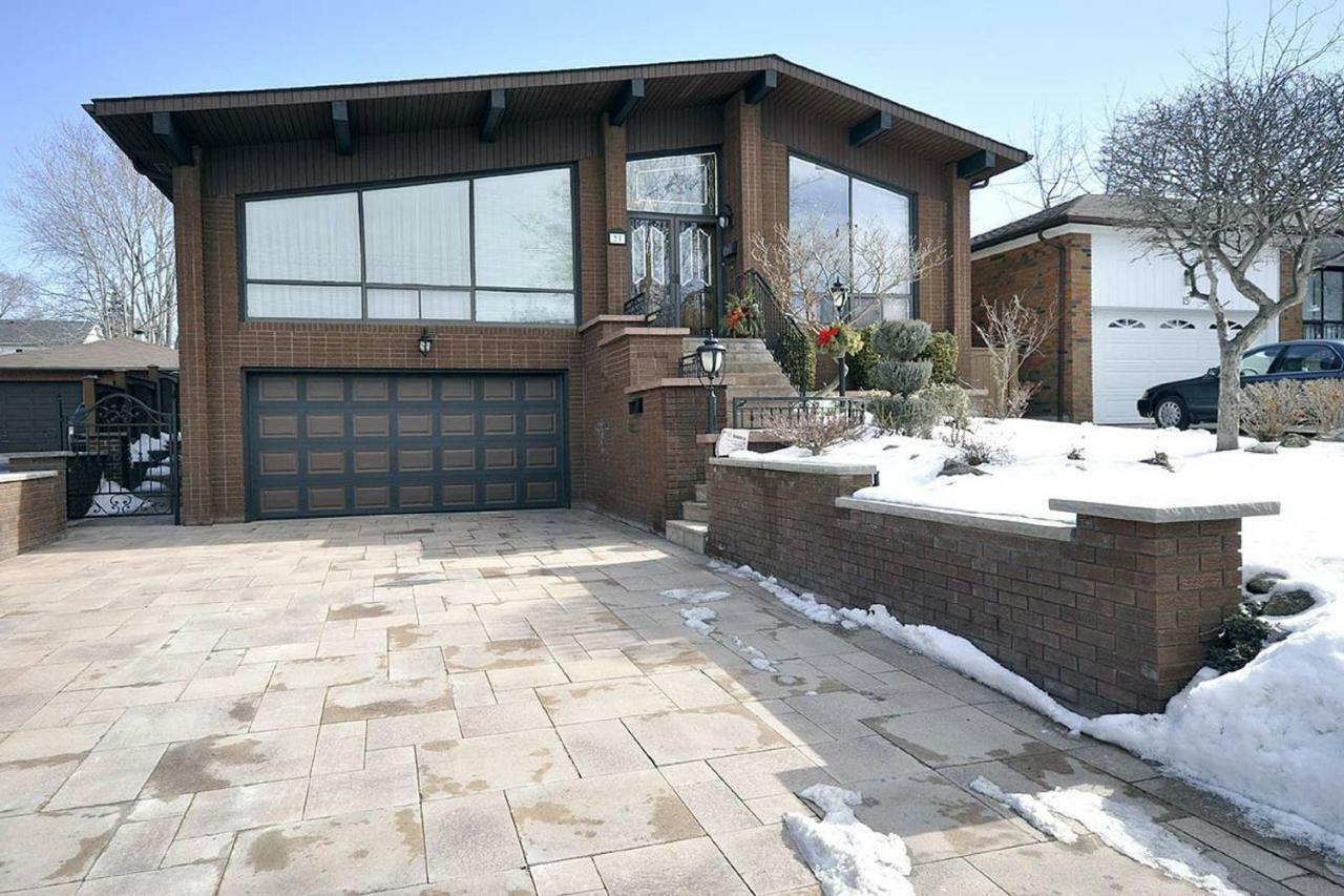 A Stunning Chalet Style Home Toronto Eksteriør billede